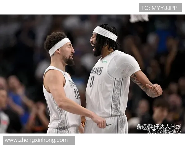 NBA常规赛：萨迪克-贝22+9助鹈鹕队险胜独行侠队，英雄联盟式团队协作成关键
